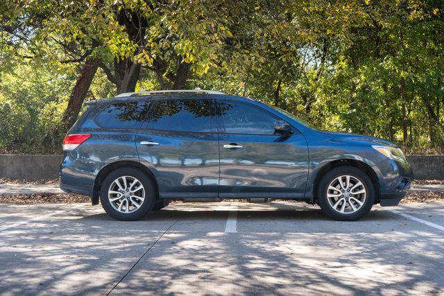 used 2014 Nissan Pathfinder car, priced at $12,890