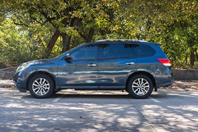 used 2014 Nissan Pathfinder car, priced at $12,890