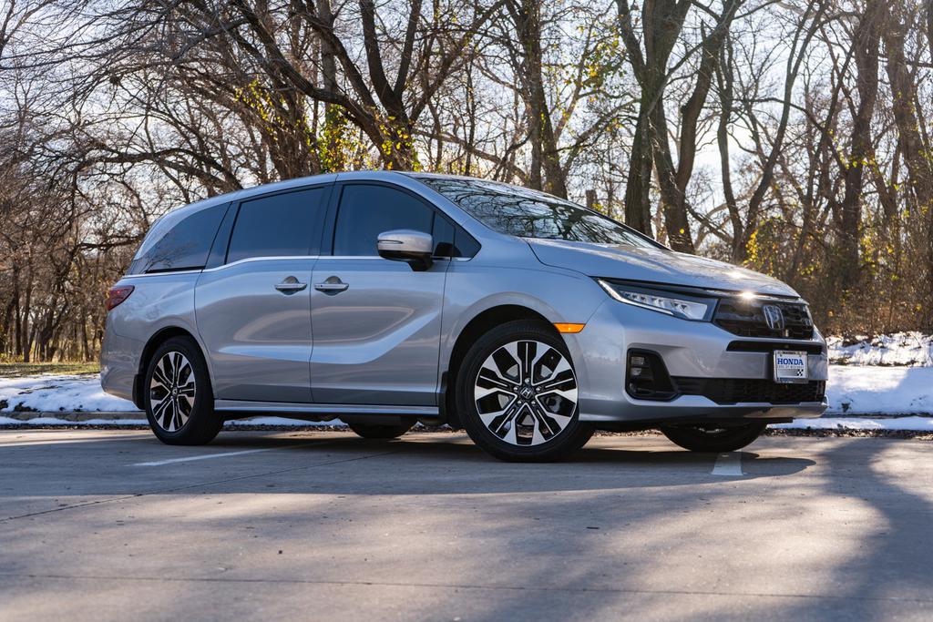 used 2025 Honda Odyssey car, priced at $53,497