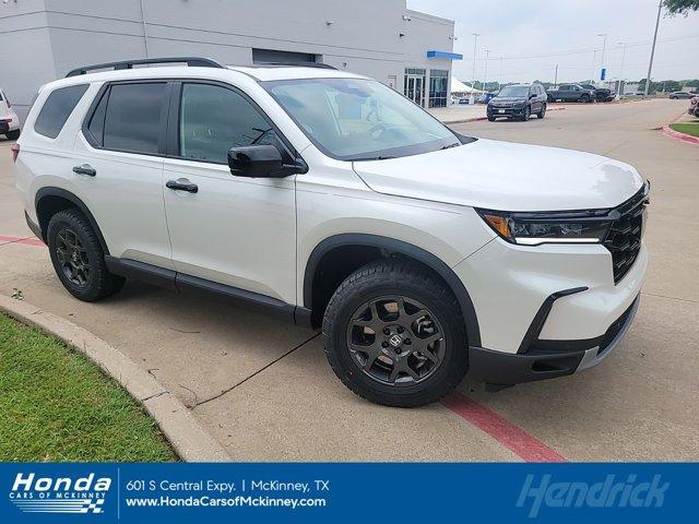 new 2025 Honda Pilot car, priced at $50,950