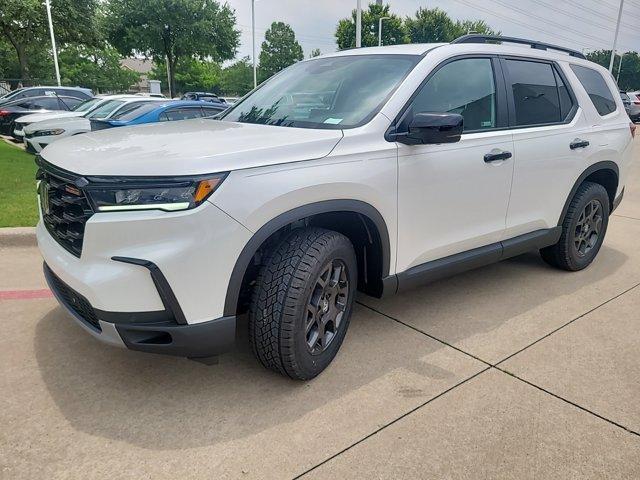 new 2025 Honda Pilot car, priced at $50,950