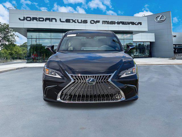 new 2025 Lexus ES 350 car, priced at $47,131