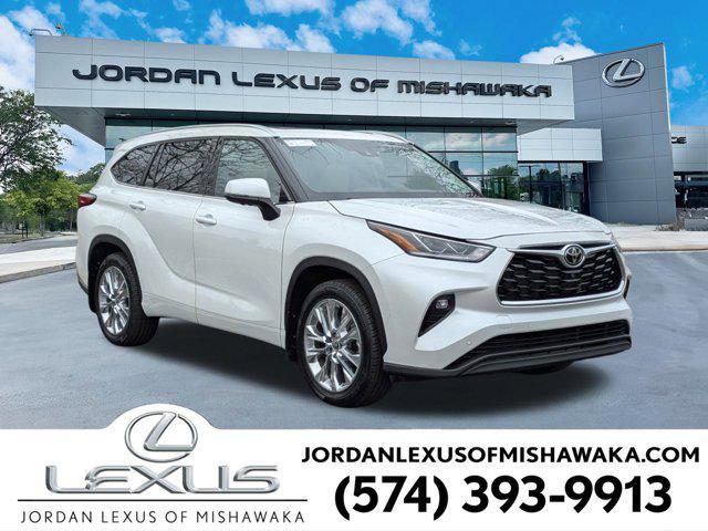 used 2023 Toyota Highlander car, priced at $36,999