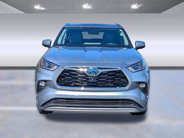 used 2023 Toyota Highlander Hybrid car, priced at $45,498