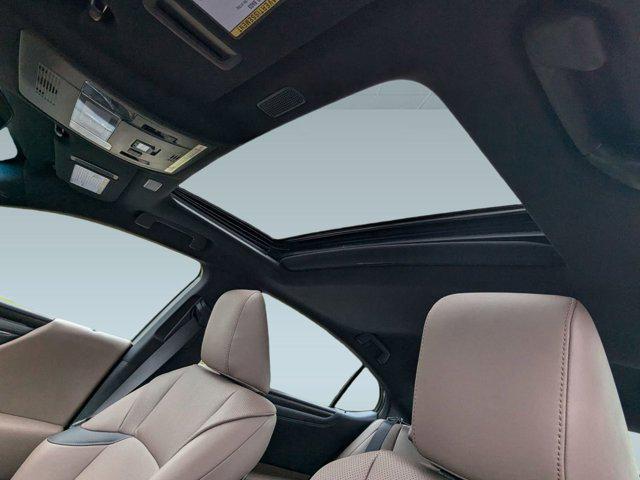 new 2025 Lexus ES 350 car, priced at $47,165