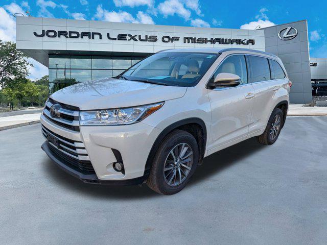 used 2018 Toyota Highlander car, priced at $23,999