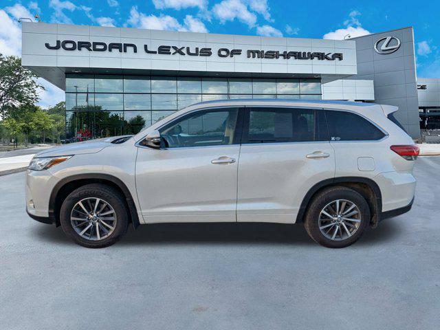 used 2018 Toyota Highlander car, priced at $23,999