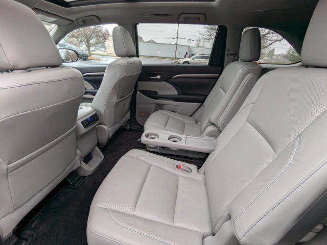 used 2016 Toyota Highlander car, priced at $21,609