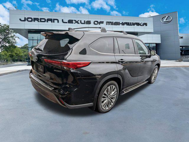 used 2022 Toyota Highlander Hybrid car, priced at $44,998