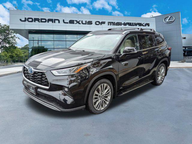 used 2022 Toyota Highlander Hybrid car, priced at $44,998