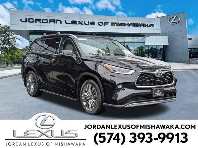 used 2022 Toyota Highlander Hybrid car, priced at $44,998