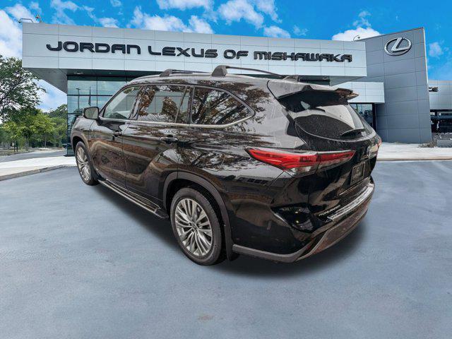 used 2022 Toyota Highlander Hybrid car, priced at $44,998