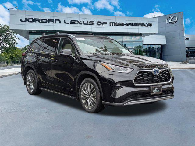 used 2022 Toyota Highlander Hybrid car, priced at $44,998