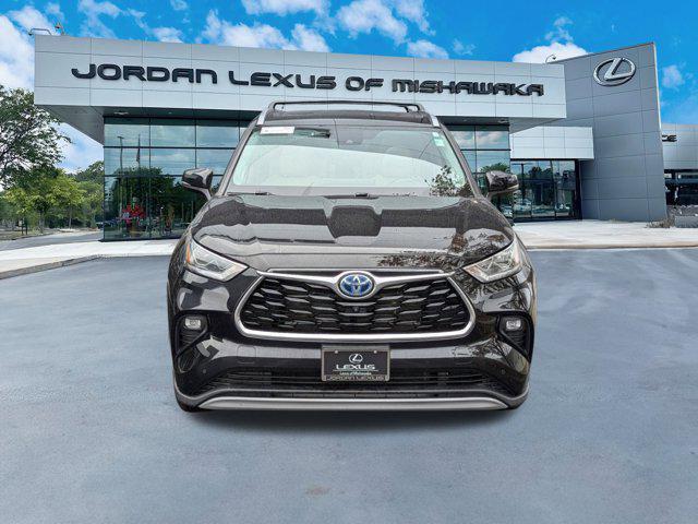 used 2022 Toyota Highlander Hybrid car, priced at $44,998