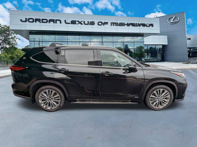 used 2022 Toyota Highlander Hybrid car, priced at $44,998