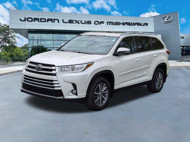 used 2019 Toyota Highlander car, priced at $25,999