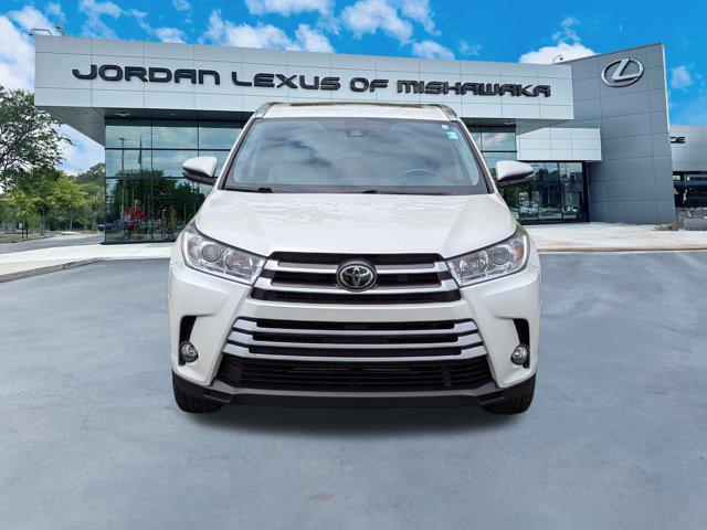 used 2019 Toyota Highlander car, priced at $25,999