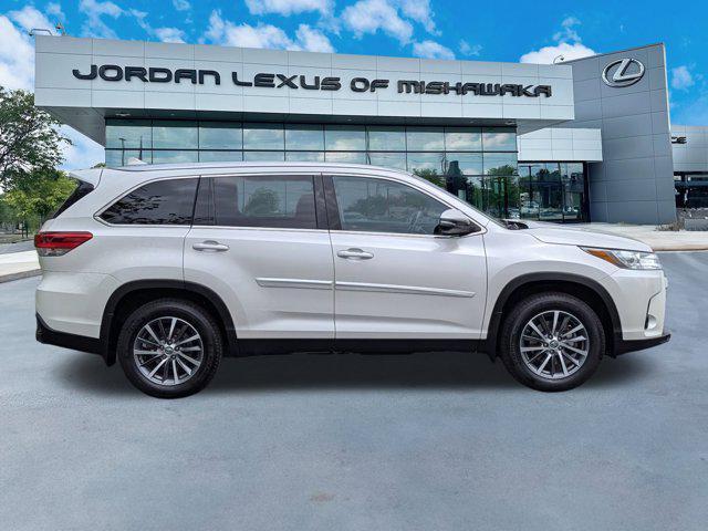 used 2019 Toyota Highlander car, priced at $25,999