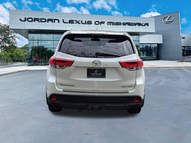 used 2019 Toyota Highlander car, priced at $25,999