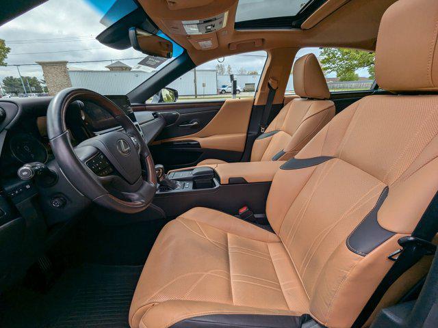 used 2022 Lexus ES 300h car, priced at $36,999