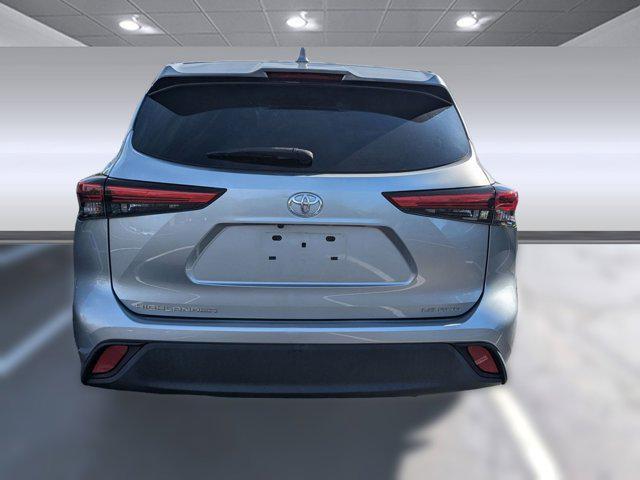 used 2020 Toyota Highlander car, priced at $26,999