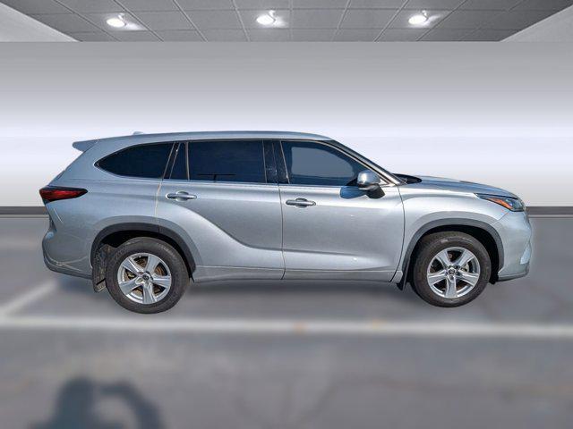 used 2020 Toyota Highlander car, priced at $26,999