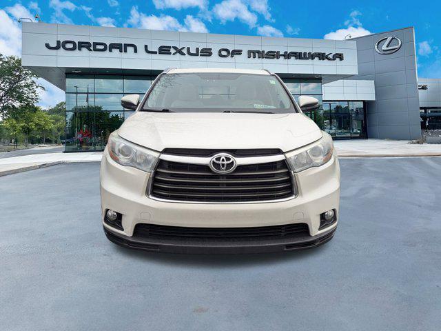 used 2016 Toyota Highlander car, priced at $21,999