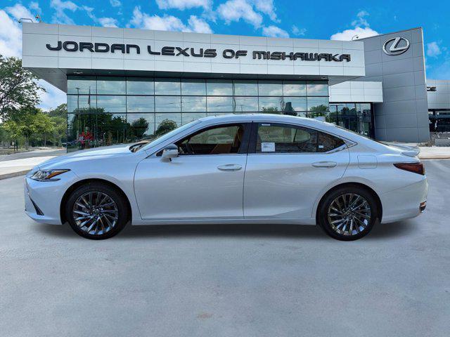 new 2025 Lexus ES 300h car, priced at $54,151