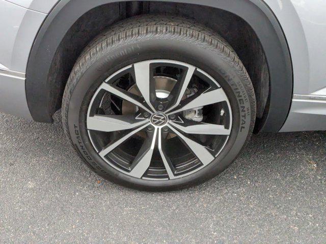 new 2025 Volkswagen Atlas car, priced at $50,888