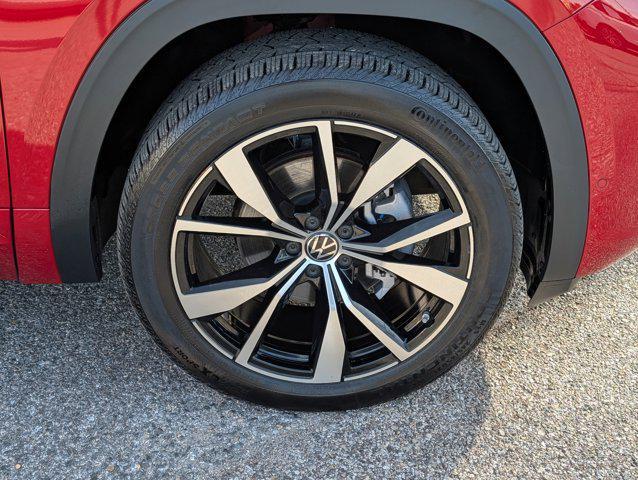 used 2025 Volkswagen Atlas car, priced at $42,860