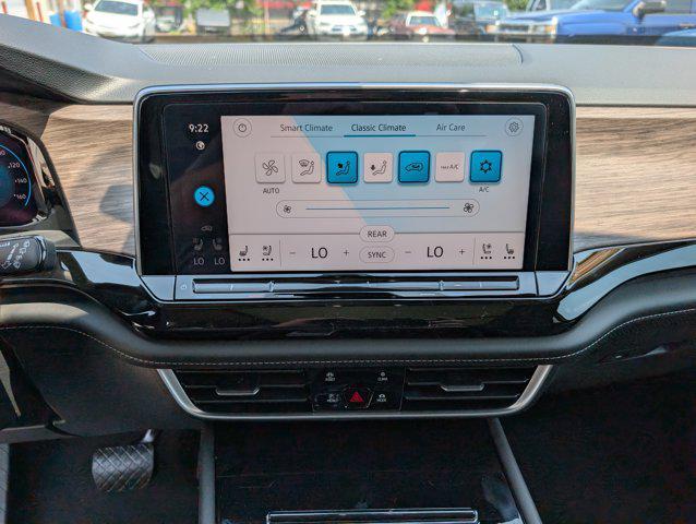 new 2025 Volkswagen Atlas car, priced at $50,586