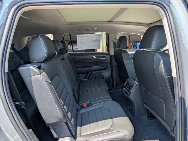 new 2025 Volkswagen Atlas car, priced at $50,586