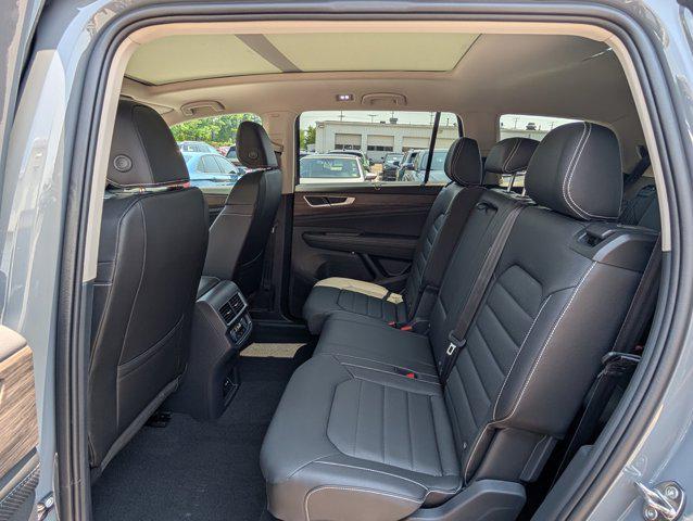 new 2025 Volkswagen Atlas car, priced at $50,586