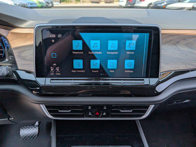 new 2025 Volkswagen Atlas car, priced at $38,301