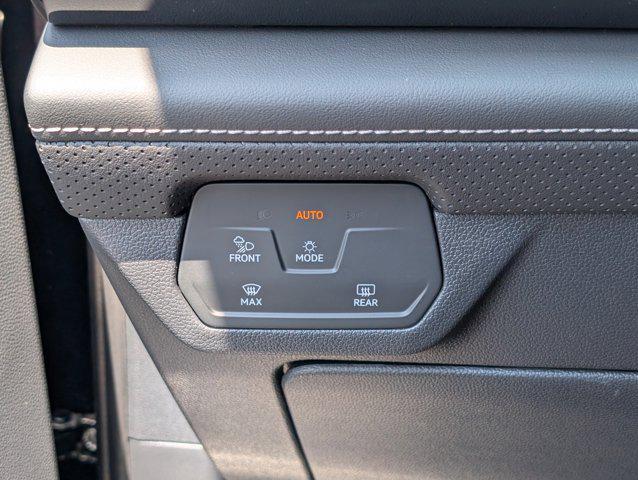 new 2025 Volkswagen Atlas car, priced at $38,301