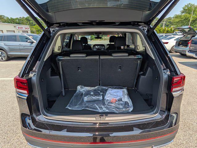 new 2025 Volkswagen Atlas car, priced at $38,301