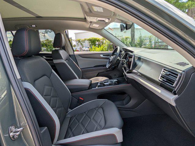 new 2025 Volkswagen Atlas car, priced at $48,646