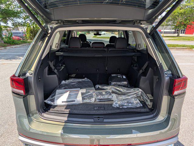 new 2025 Volkswagen Atlas car, priced at $48,646