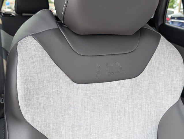 new 2025 Volkswagen ID.4 car, priced at $40,500