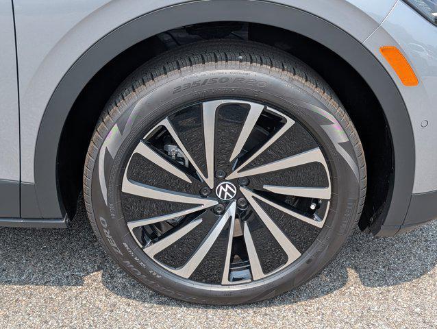 new 2025 Volkswagen ID.4 car, priced at $40,500