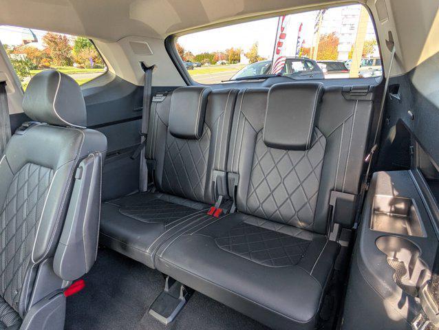 used 2025 Volkswagen Atlas car, priced at $40,254