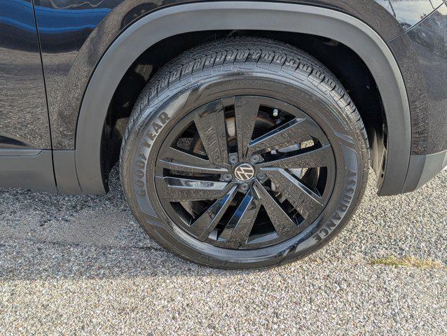 used 2023 Volkswagen Atlas Cross Sport car, priced at $28,000