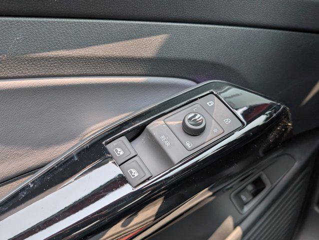 new 2025 Volkswagen ID.4 car, priced at $51,826