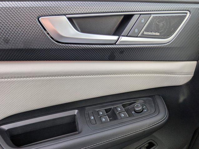 new 2026 Volkswagen Atlas Cross Sport car, priced at $53,324