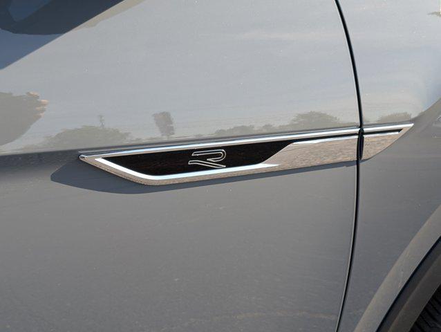 used 2025 Volkswagen Atlas car, priced at $42,543