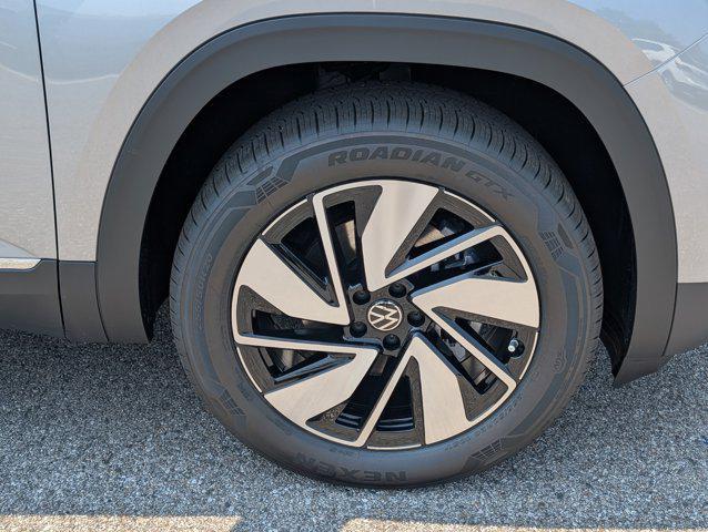 new 2025 Volkswagen Atlas car, priced at $44,301