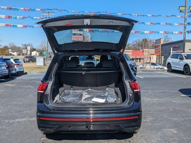 new 2024 Volkswagen Tiguan car, priced at $35,813