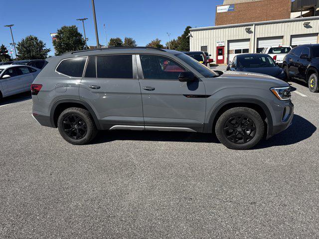 used 2025 Volkswagen Atlas car, priced at $40,290