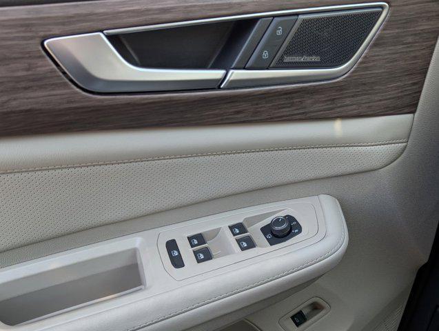 new 2025 Volkswagen Atlas car, priced at $50,900