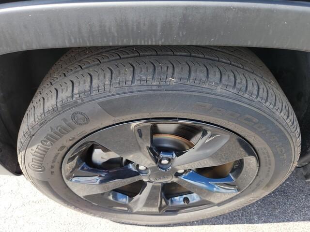 used 2020 Jeep Cherokee car, priced at $7,425